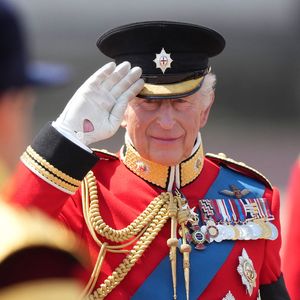 Les membres de la famille royale assistent à la cérémonie des couleurs à Buckingham Palace, Londres, Royaume-Uni, le 14 juin 2025. Ici : le Roi Charles III d'Angleterre

© Jams Whatling / Bestimage