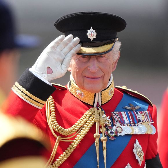 Les membres de la famille royale assistent à la cérémonie des couleurs à Buckingham Palace, Londres, Royaume-Uni, le 14 juin 2025. Ici : le Roi Charles III d'Angleterre

© Jams Whatling / Bestimage