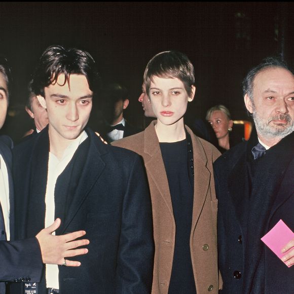 Archives – Thomas Langmann, Julien Rassam et Claude Berri à la soirée des César, Paris, France, 1993