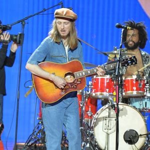 Le fils de Catherine Ringer et Fred Chichin s'est produit à Montpellier avec son groupe
Exclusif - Raoul Chichin, fils de Catherine Ringer et Fred Chichin - Scène - Enregistrement de l'émission "Tous ensemble pour la musique" pour la fête de la musique 2020 à l'AccorHotels Arena à Paris le 17 juin 2020. © Cyril Moreau / Veeren Ramsamy / Bestimage