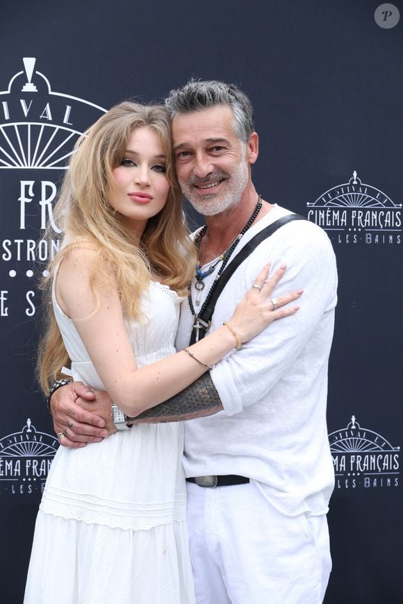 Exclusif - Catherine Davydzenka et son compagnon Stéphane Blancafort (Ici Tout commence) - Photocall lors de la 3ème édition du Festival du Cinéma Français et de la Gastronomie d'Aix-les-Bains. Le 7 juin 2024 © Denis Guignebourg / Bestimage