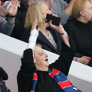 Guy Carlier - People au match de football PSG-Toulouse au parc des princes le 7 novembre 2015. Victoire du PSG 5 à 0.