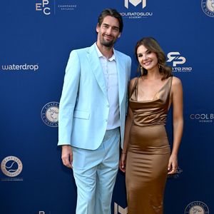 Camille Lacourt et sa compagne Alice Detollenaere - 11ème édition du Gala de charité de Patrick Mouratoglou à la Mouratoglou Academy & Resort à Biot le 21 juin 2025. Ce gala de prestige réunit chaque année les grandes figures du sport, du divertissement et de nombreux donateurs, mobilisés pour soutenir les jeunes talents du tennis mondial. © Bruno Bebert/Bestimage