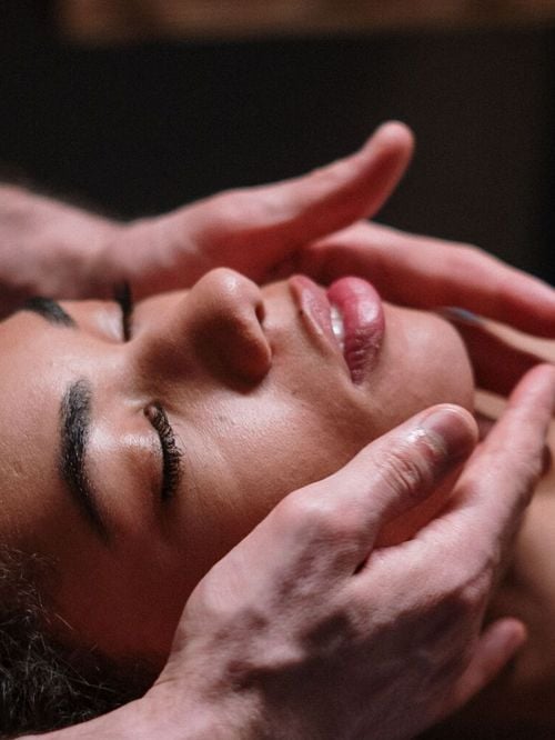J’ai testé la microdermabrasion pour donner un coup d’éclat à mon visage : voici ce que j’en ai pensé
