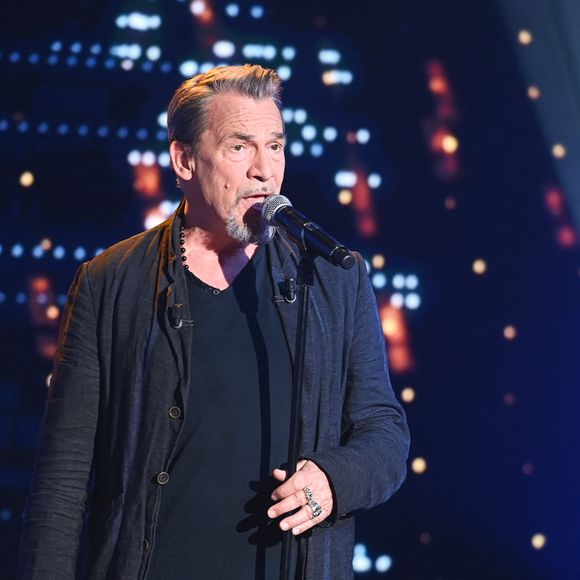 Une belle amitié qui a d'ailleurs été mise en lumière par Florent Pagny lui-même. 

Exclusif - Florent Pagny lors de l'enregistrement de l'émission Vivement dimanche au studio Rive gauche, présentée par M.Drucker, diffusée sur France 3 le 21 juin 2026, à Paris, France, le 20 mai 2026. © Guillaume Gaffiot/Bestimage