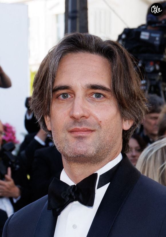 Découvrez la vision sans concession d'un homme passionné qui a frôlé le clap de fin au cinéma.

Dimitri Rassam - Montée des marches du film "La vénus électrique" pour la cérémonie d'ouverture du 79ème Festival International du Film de Cannes, le 12 mai 2026. 

© Jacovides-Moreau /Bestimage