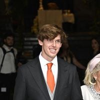 Deux ans après ses fiançailles, cette personnalité royale s'offre un mariage romantique au pied de la Tour Eiffel