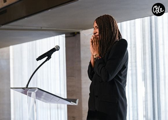 Selon l’AFP, cette arrivée intervient après le départ de Julien Dossena, qui dirigeait les collections de la marque depuis treize ans. 

New York, NY – Le musée du FIT a accueilli son déjeuner annuel du Couture Council 2025, en l'honneur du célèbre créateur Olivier Rousteing.

Photo : Olivier Rousteing