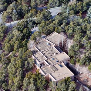 Santa fe, NM - EXCLUSIF - Les propriétés cachées de Gene Hackman. Le grand acteur a vécu tranquillement loin des projecteurs à Santa Fe, au Nouveau-Mexique. (Backgrid USA / Bestimage).