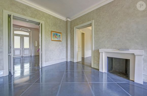 Exclusif - Située à Louveciennes, aux portes de Paris, sur le chemin des impressionnistes, cette belle demeure bourgeoise néo-classique, a été construite au milieu du XIXème siècle, appelée le "Domaine de Voisins", et ayant eu comme illustre propriétaire, Karl Lagerfeld. © Marc Ausset-Lacroix / Bestimage