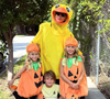 La petite famille y apparaît déguisée pour Halloween avant l’heure.

Anna Kournikova et ses trois enfants déguisés. Capture Instagram