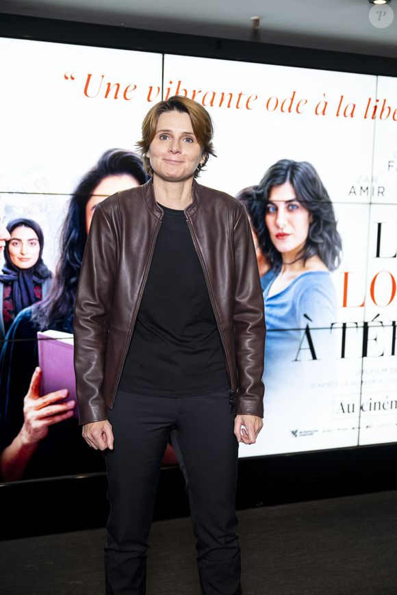 "Je pensais être seule et mener mes combats seule mais je ne m'imaginais pas rencontrer Fiammetta", a-t-elle confié avec beaucoup d'amour avant d'être applaudie par les invités.

Caroline Fourest - Avant-première du film "Lire Lolita à Téhéran" à l’UGC des Halles à Paris le 20 mars 2025. © Pierre Perusseau/Bestimage