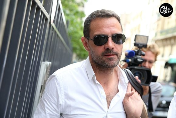 Exclusif - Jérôme Kerviel, accompagné de son avocat David Koubbi, du président de son association, et d'un ami, va se faire enlever son bracelet électronique au Service pénitentiaire d'insertion et de probation (SPIP) au 12 rue Charles Fourier, dans le 13ème arrondissement à Paris, le 26 juin 2015. DOMINIQUE JACOVIDES / BESTIMAGE
