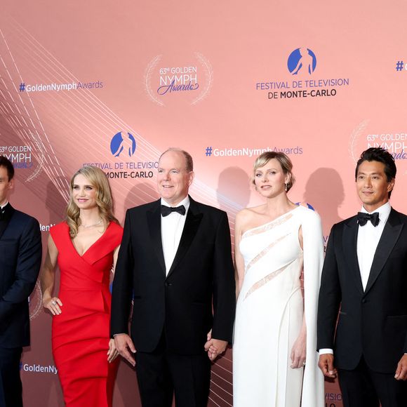 Louis Ducruet et sa femme Marie (enceinte), Fiona Gubelmann, le prince Albert II, la princesse Charlene, Will Yun Lee et Camille Gottlieb - La famille princière au photocall et cérémonie de clôture de la 63ème édition du Festival de Télévision de Monte-Carlo (63rd Golden Nymph) au Grimaldi Forum à Monaco le 18 juin 2024.

© Claudia Albuquerque / Bestimage