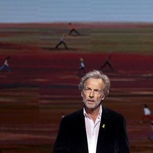 “Je compte d'ailleurs renouveler l’expérience avec la même équipe. Je suis en ce moment en phase d’écriture”, indique-t-il

L'acteur Stéphane Freiss lors d'une cérémonie organisée par le Conseil des institutions juives de France (CRIF) en hommage aux victimes des attentats du Hamas du 7 octobre 2023 contre Israël, à l'occasion du premier anniversaire de l'événement, à Paris, le 7 octobre 2024. © Stéphane Lemouton / Bestimage