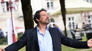 Cet ultime rendez-vous de Bruno Salomone avec la bande de Nous Ç Nous et Jean Dujardin