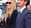 Niels Schneider est arrivé main dans la main avec sa compagne Virginie Efira.


Virginie Efira et son compagnon Niels Schneider - Montée des marches du film " L'inconnue" lors du 79ème Festival International du Film de Cannes, le 18 mai 2026. © Jacovides-Moreau / Bestimage