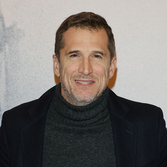L'ex de Marion Cotillard n'était pas non plus venu accompagné. 

Guillaume Canet - Photocall de la représentation exceptionnelle de LUMIÈRE ! par Thierry Frémaux au Grand Rex à Paris le 12 décembre 2025.
Photo par Guirec Coadic / Bestimage