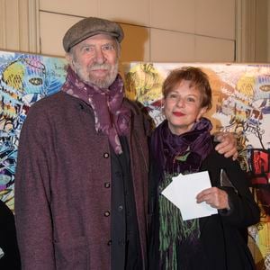 Figure emblématique du cinéma français, il a marqué plusieurs générations grâce à son jeu subtil et son talent inimitable.

Jean-Pierre Marielle et sa femme Agathe Natanson lors du gala d'Enfance Majuscule donné au profit de l'enfance maltraitée à la salle Gaveau à Paris, France, le 20 mars 2017. © Pierre Perusseau/Bestimage