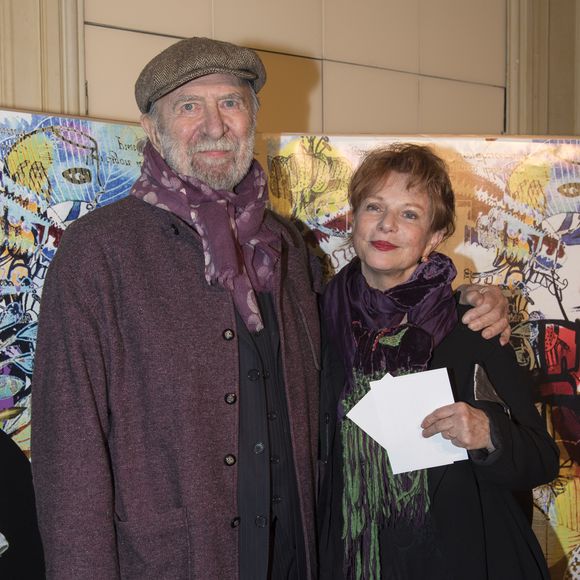 Figure emblématique du cinéma français, il a marqué plusieurs générations grâce à son jeu subtil et son talent inimitable.

Jean-Pierre Marielle et sa femme Agathe Natanson lors du gala d'Enfance Majuscule donné au profit de l'enfance maltraitée à la salle Gaveau à Paris, France, le 20 mars 2017. © Pierre Perusseau/Bestimage