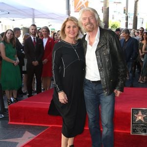 Un célèbre milliardaire annonce que sa femme vient de nous quitter

Joan Templeman et son mari Sir Richard Branson - Sir Richard Branson reçoit son étoile sur le Walk Of Fame à Hollywood. © Backgrid USA / Bestimage