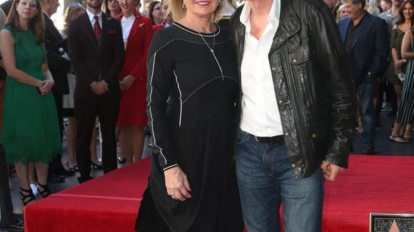 Un célèbre milliardaire annonce que sa femme vient de nous quitter, ils étaient ensemble depuis un demi-siècle et ont perdu un enfant