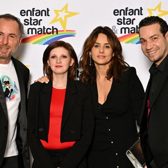 Jean-Philippe Doux, journaliste et animateur TV, le maître de cérémonie de la soirée, Déborah Furman, Ambassadrice de l'association, Faustine Bollaert et Benjamin Morgaine durant le dîner au profit de l'association Enfant Star & Match à l'hôtel Majestic à Cannes le 1er février 2025. © Bruno Bebert/Bestimage