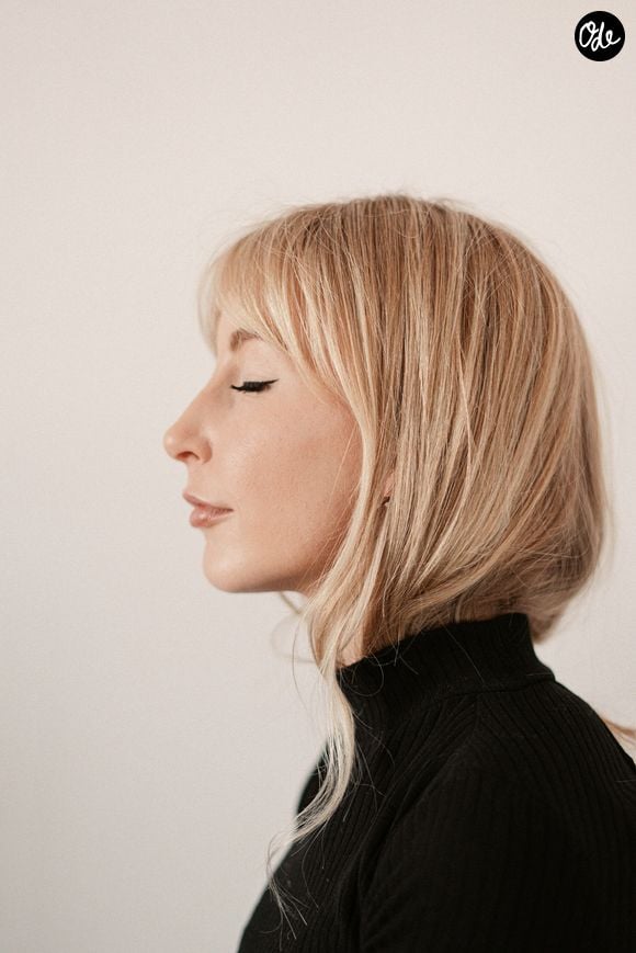 Le coiffeur Víctor del Valle, très suivi sur Instagram pour ses transformations capillaires, mise notamment sur une coupe connue mais revisitée : le layered bob.

Unsplash / Mathilde Langevin