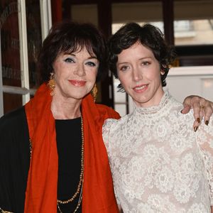 Anny Duperey et sa fille Sara Giraudeau - Photocall de la 34ème édition de la cérémonie des Molières au théâtre de Paris le 24 avril 2023.

© Coadic Guirec / Bestimage