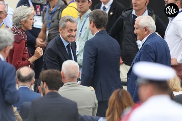 Nicolas Sarkozy, Gabriel Attal, Jean-Pierre Raffarin - Les célébrités lors de la grande messe du pape Leon XIV sur la place de la Concorde à Paris, le 26 septembre 2026. Entre l’avenue des Champs-Elysées et la place de la Concorde, 700.000 fidèles et curieux, venus des quatre coins du globe, se sont rassemblés pour participer à la messe célébrée par le Saint Père. Le voyage apostolique, du 25 au 28 septembre 2026, se poursuivra à Lourdes et Metz. © Jacovides / Moreau / Bestimage