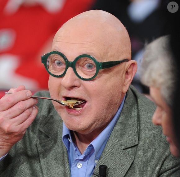 Disparu il y a neuf ans, Jean-Pierre Coffe aurait célébré son 87ème anniversaire ce lundi 24 mars 2025. 

Jean-Pierre Coffe - Enregistrement de l'émission - Vivement Dimanche  © Guillaume Gaffiot /Bestimage