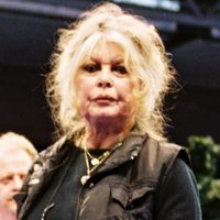 Pourquoi Brigitte Bardot a dû verser des dommages et intérêts à son propre fils et à son célèbre père à l'issue d'un feuilleton familial ?