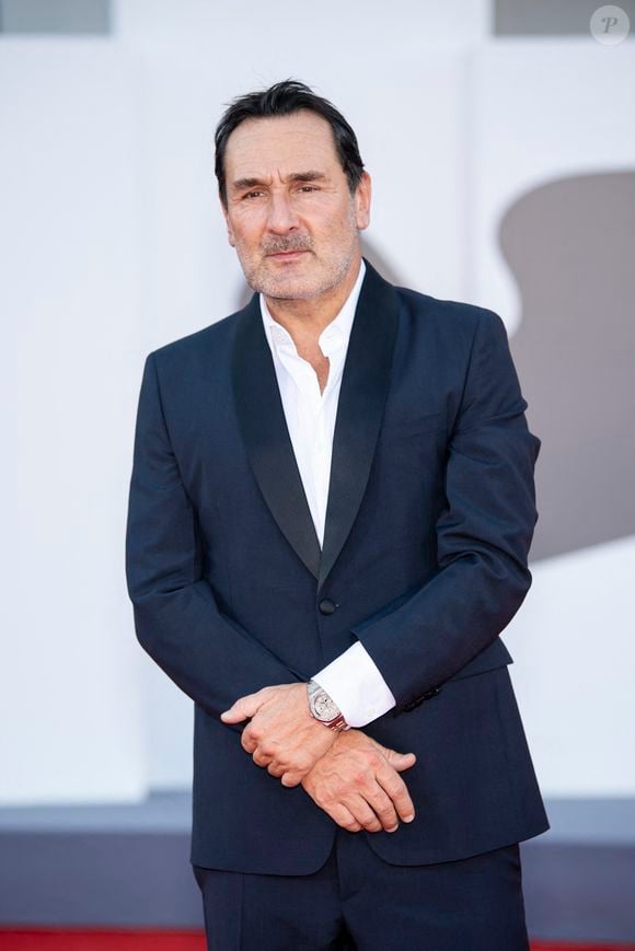 Gilles Lellouche (habillé en Prada, montre Audemars Piguet) lors de la cérémonie de clôture du 82ème Festival International du Film de Venise (La Mostra), Italie. © SGP/Bestimage