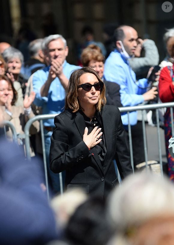 Laura Smet - Sorties des obsèques de Nathalie Baye en l'église Saint-Sulpice à Paris le 24 avril 2026. 

© Clément Prioli/Bestimage