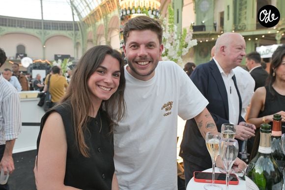 L’adresse obtient 4,9/5 sur Google avec 39 avis et 9,9/10 sur TheFork, où les clients saluent notamment le cadre, le service et la cuisine franc-comtoise.

Matthias Marc et sa femme lors de l'inauguration de la 11ème édition du festival gastronomique "Taste" au Grand Palais à Paris le 21 mai 2026. © Alexandre Fay/PixPlanete/Bestimage