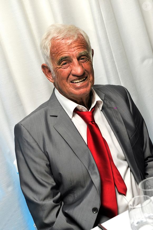 Décédé en septembre 2021

Exclusif - Jean-Paul Belmondo participe à la soirée de Gala caritative au profit de l'association "Des Cantines Scolaires pour les Enfants du Sahel" à Cannes au Five Seas Hotel, le 31 mai 2014. JUNIOR / BESTIMAGE