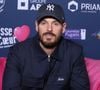 qui court vers ses parents, vêtu d'un maillot de l'OM.
Matt Pokora (M. Pokora) - 16ème édition de l'évènement caritatif "Glisse en coeur" au Grand Bornand le 22 mars 2025 © Denis Guignebourg/Bestimage