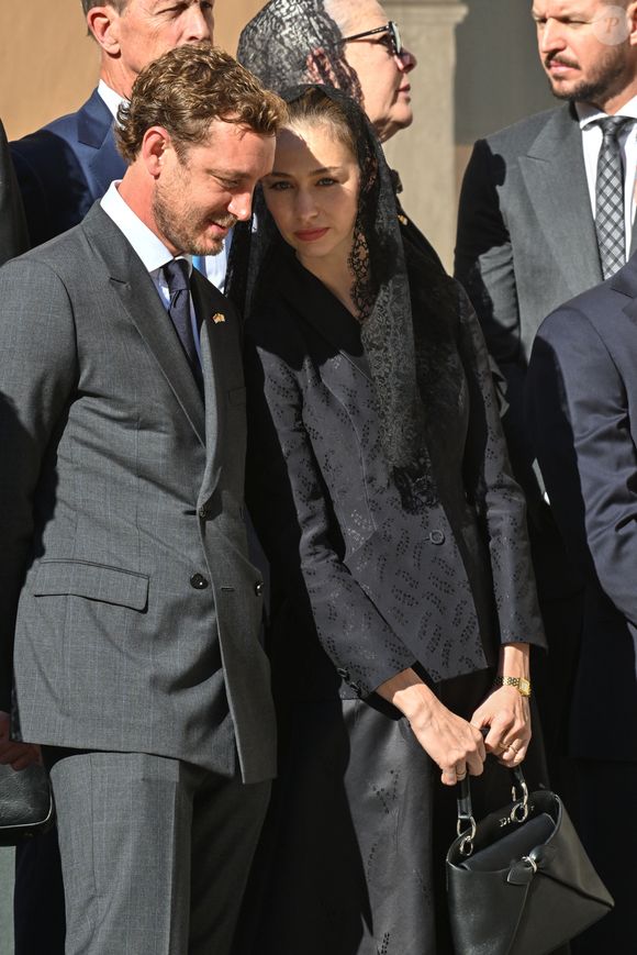 Pierre Casiraghi et Béatrice Borromeo - Cérémonie de bienvenue pour le Pape Leon XIV au Palais Princier de Monaco suivie de la visite de courtoisie - Visite historique du pape Léon XIV à Monaco le 28 mars 2026. © Bruno Bebert - Dominique Jacovides / Bestimage