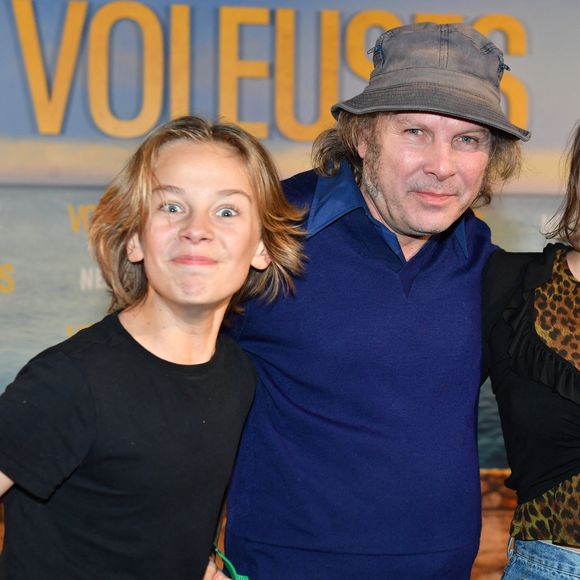 Billy, le fils de Philippe Katrine et Julie Depardieu, Philippe Katerine, sa fille Edie Blanchard - Avant-première du film "Voleuses" diffusé sur Netflix.
Paris le 24 octobre 2023.
© Veeren / Bestimage