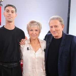 Exclusif - Jean-Baptiste Seguin, Véronique Jannot, Michel Drucker et Patrick Fiori - Enregistrement de l'émission Vivement dimanche au studio Rive Gauche, presentée par Michel Drucker . Diffusion sur France 3 le 14/09/2025.

© Guillaume Gaffiot / Bestimage