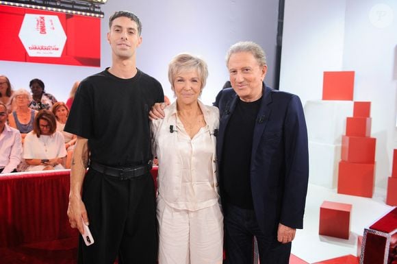 Exclusif - Jean-Baptiste Seguin, Véronique Jannot, Michel Drucker et Patrick Fiori - Enregistrement de l'émission Vivement dimanche au studio Rive Gauche, presentée par Michel Drucker . Diffusion sur France 3 le 14/09/2025.

© Guillaume Gaffiot / Bestimage