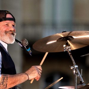 Le grand chef et animateur TV Philippe Etchebest est egalement leader et batteur d'un groupe de rock, "Chef and the Gang", il a organisé pour la fete de la musique un concert devant un de ses restaurants, " Le Quatrieme Mur", qu'il dirige dans le batiment de l'Opera de Bordeaux, le 21 Juin 2024. Patrick Bernard-Thierry David/ Bestimage