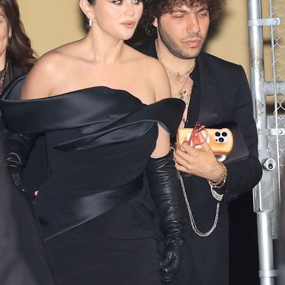 Ce jeudi 12 décembre, ils viennent d'annoncer leurs fiançailles !

Los Angeles, CA  - Selena Gomez et Benny Blancoà l'avant première du film “Emilia Perez”.



Photos: Selena Gomez, Benny Blanco