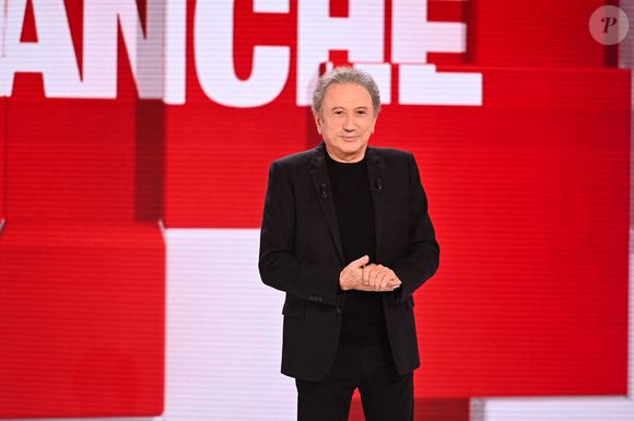 Exclusif - Michel Drucker - Enregistrement de l'émission Vivement dimanche, diffusée sur France 3 le 17 novembre 2024. 
© Guillaume Gaffiot / Bestimage