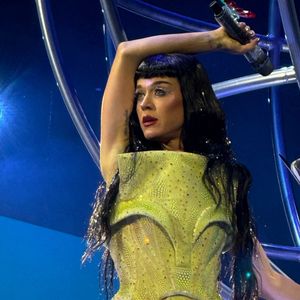Katy Perry lors de sa tournée 2025.

Photo : Backgrid USA / Bestimage