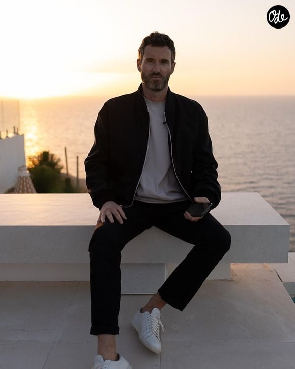 Anthony Bourbon, Instagram