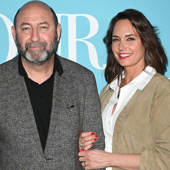 Rien ne semble pouvoir arrêter Luigi. À seulement 20 ans, le beau-fils de Kad Merad trace déjà son propre chemin dans un univers artistique bien différent de celui de sa célèbre famille

Kad Merad et sa femme Julia Vignali - Avant-première du film "La Vie pour de vrai" au cinéma Pathé Wepler à Paris. © Coadic Guirec/Bestimage