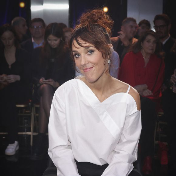 Zaz mène depuis une vie plus sereine auprès de son mari et sa belle-fille Jayna.

Exclusif - Zaz (Isabelle Geffroy) - Backstage - Enregistrement de l'émission "Le grand échiquier, Spéciale Edith Piaf", présentée par C.Chazal et A.Manoukian, et diffusée le 12 mars sur France 2
© Jack Tribeca / Bestimage