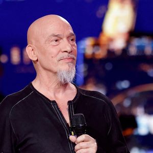 Florent Pagny - Emission spéciale "Unis pour l'Ukraine" à la Maison de la Radio et de la Musique, diffusée en direct sur France 2 et présentée par Nagui et Leïla.Kaddour à Paris le 8 mars 2022.
© Cyril Moreau / Jack Tribeca / Bestimage