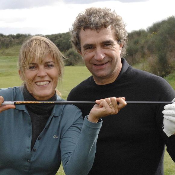 Son coup de gueule rappelle l’importance de respecter la faune en montagne.

Nathalie Simon et Dominique Rocheteau jouent au golf lors du tournoi Novotel Celebrity au Golf National de Guyancourt près de Paris, France le 16 octobre 2010. Photo par Giancarlo Gorassini/ABACAPRESS.COM